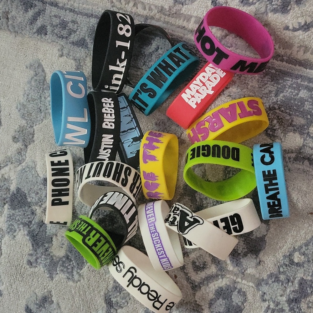 Pop Punk band rubber bracelets - Picture 2 of 7